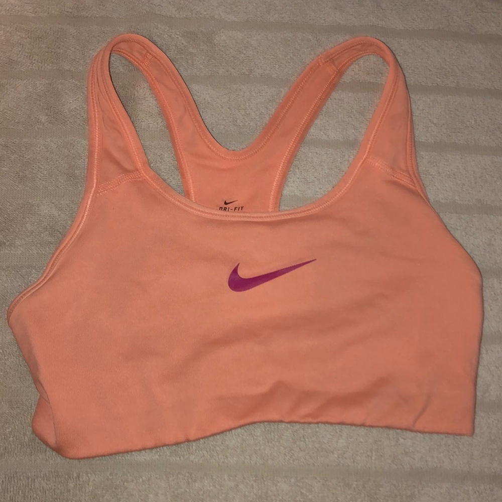 Nike Woman’s Sports Bra (Small)